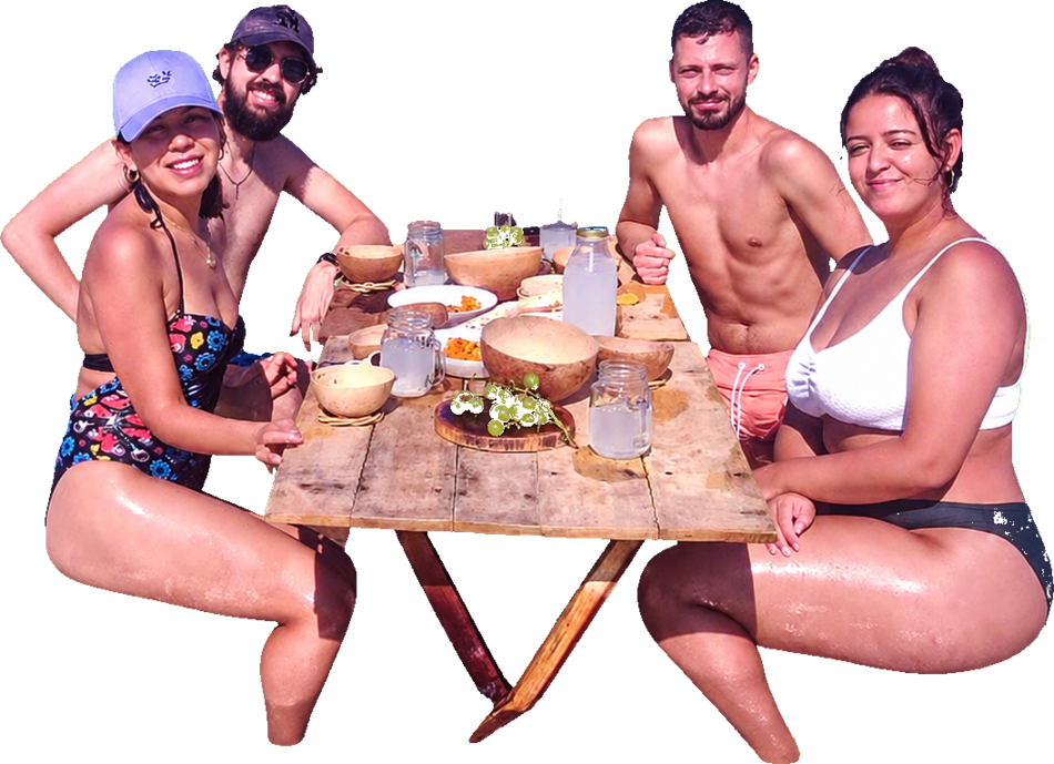 Grupo en lancha privada premium en el picnic en medio del mar Sisal